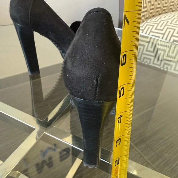 JLo Jennifer Lopez black suede platform high heels front gold chain size 6M - Picture 13 of 15